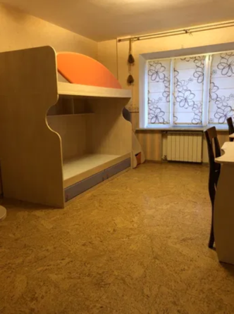 Оренда Квартира 3-кімнатна, 5/16 поверх на Урловская ул., 8 Київ