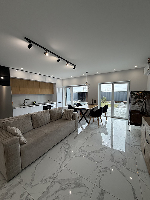 Продаж Будинок  - фото 1