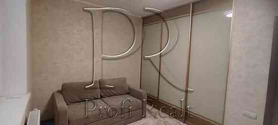 Оренда Квартира 3-кімнатна, 14/25 поверх на вул. Драгоманова, 2А Киев