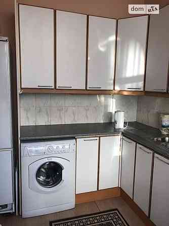 Оренда Квартира 3-кімнатна, 5/5 поверх на ул. Михайловская Киев