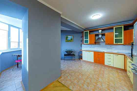 Оренда Квартира 3-кімнатна, 10/15 поверх на вул. Олександра Кошиця, 7 Київ