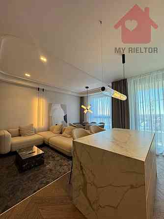 Продаж Квартира 3-кімнатна, 8/9 поверх на Легоцького Ужгород