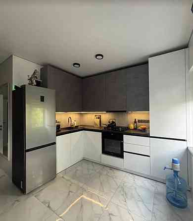 Продаж Квартира 3-кімнатна, 2/5 поверх Kremenets'