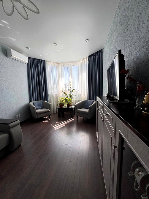 Продаж Квартира 2-кімнатна, 16/25 поверх на Максимовича Михайла вул., д. 3г Kiev - photo 1