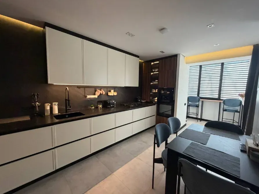 Продажа 2к Квартира 69.2 кв.м вул. Центральна, ЖК 