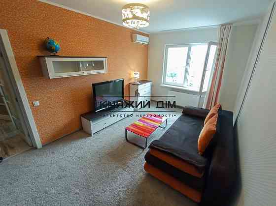 Оренда Квартира 1-кімнатна, 23/25 поверх на Русовой Софии ул. Київ