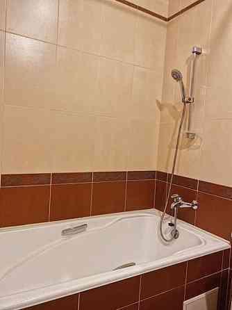 Оренда Квартира 3-кімнатна, 12/22 поверх на ул. Раисы Окипной, 10-б Київ