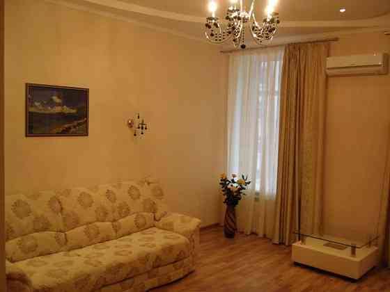 Оренда Квартира 1-кімнатна, 3/5 поверх на ул. Саксаганского, 1 Киев