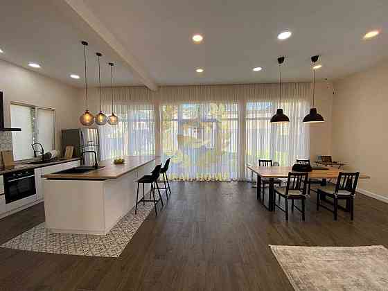 Продаж Будинок 4-кімнатний на Блока Александра ул. Kiev