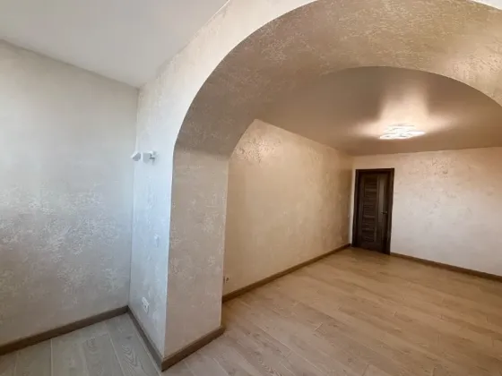 For sale 3-room Apartment 85 sq.m Вул. Іллєнка Ternopil'