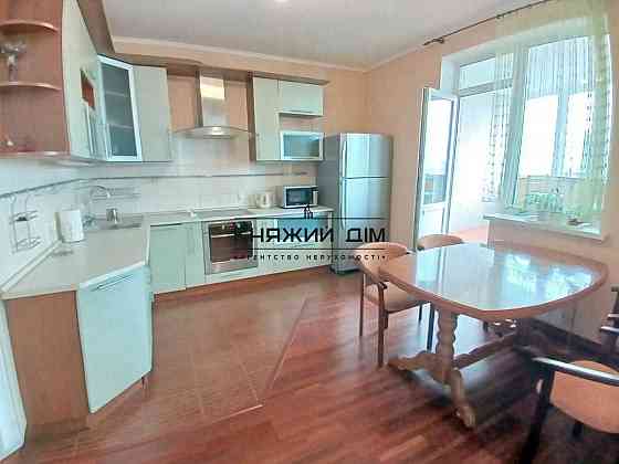 Оренда Квартира 3-кімнатна, 14/22 поверх на Саперно-слободская ул. Kiev