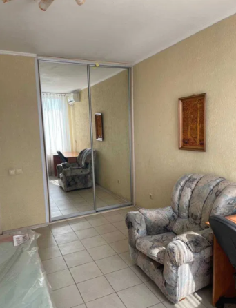 Оренда Квартира 1-кімнатна, 19/20 поверх на Олени Пчілки, 2а Киев