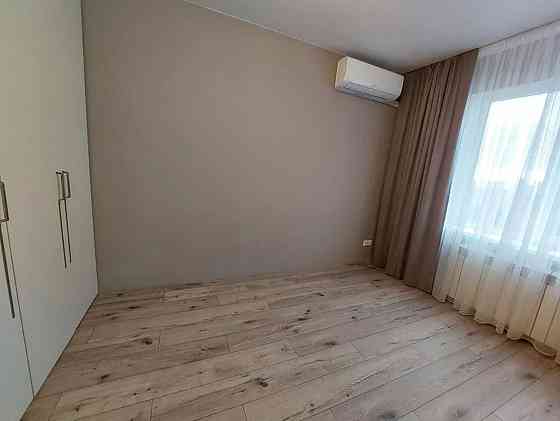 Продаж Квартира 2-кімнатна, 6/9 поверх на Янтарная ул., 75 Дніпро