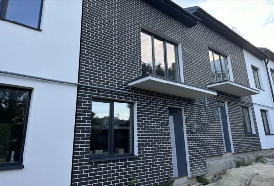 Продаж 2 поверхового будинку з ділянкою на 2 сотки, 105 кв. м, 4 кімнати, на вул. Стадникової Софії Ternopil'