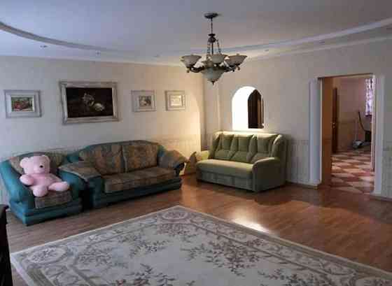 Оренда Квартира 3-кімнатна, 3/10 поверх на Педагогическая ул., 17 Одесса