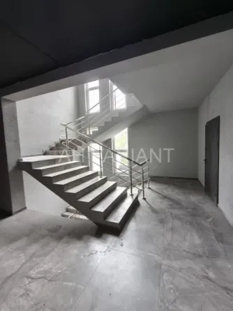 For sale 1-room Apartment 54 sq.m Собранецька 100 Uzhhorod