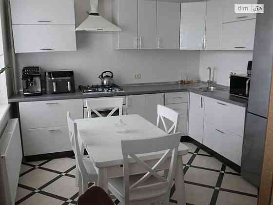 Продаж Квартира 3-кімнатна, 7/10 поверх на Пирогова Vinnytsya