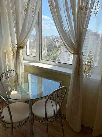 Оренда Квартира 1-кімнатна, 23/26 поверх на Драгоманова, 6/1 Киев