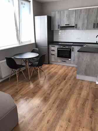 Оренда Квартира 1-кімнатна, 27/36 поверх на пр. Соборности, 30а Київ