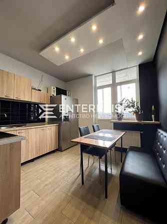 Оренда Квартира 1-кімнатна, 16/16 поверх на вул. Комарова Космонавта Kiev