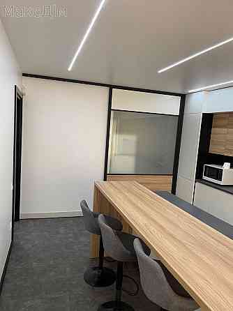 Оренда Будинок 6-кімнатний на вул. Бічна 