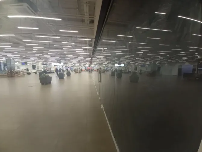 The store is in a shopping mall. Everything in the photo remains (even all the lighting and speakers with music) Dnipro - photo 13