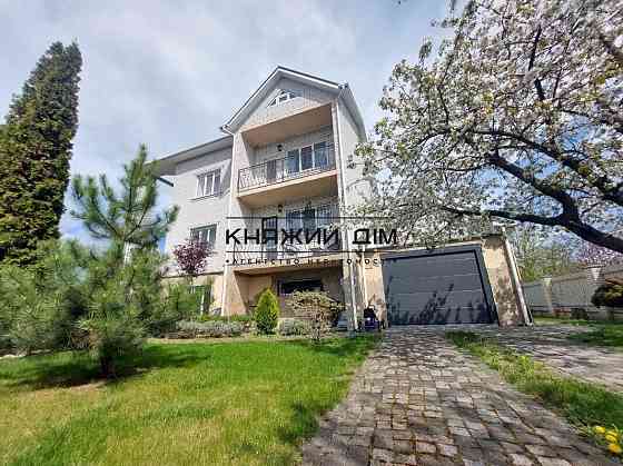 Продаж 3-х поверхового будинку в смт Калинівка. № 2211648 Калинівка (Богуславський район)