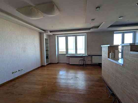 Продаж Квартира 3-кімнатна, 18/25 поверх на Мирного Панаса вул., д. 28-А Київ