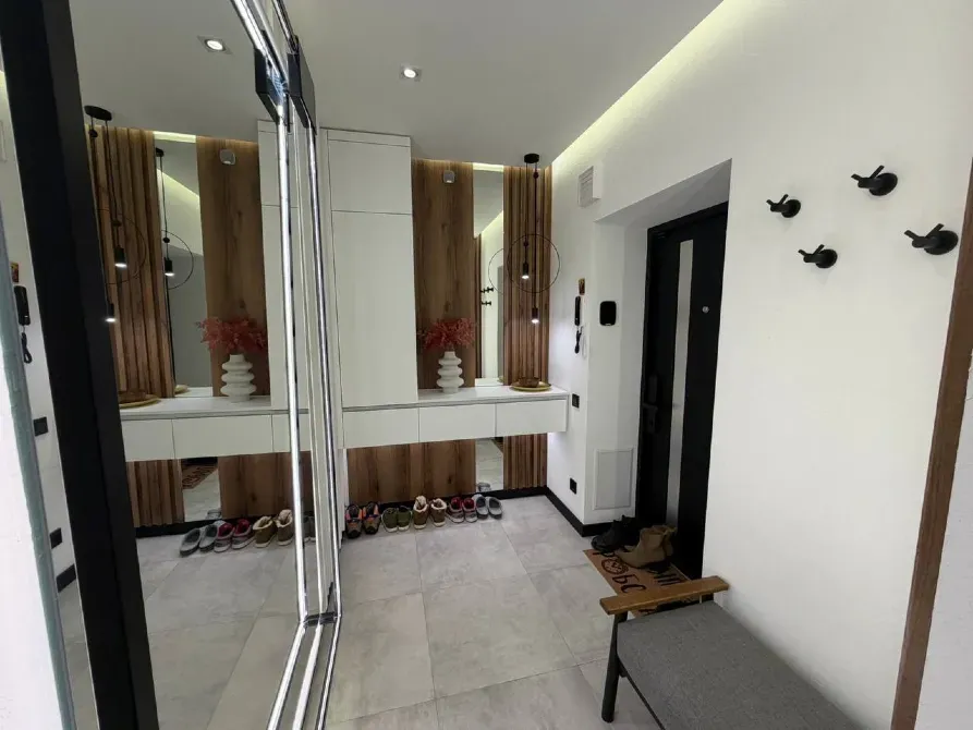 Продажа 2к Квартира 69.2 кв.м вул. Центральна, ЖК 