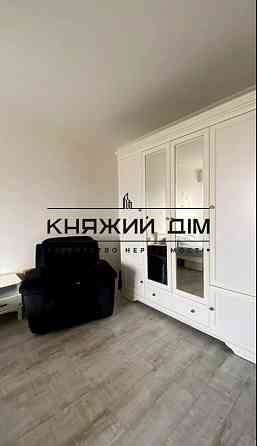 Продаж Квартира 1-кімнатна, 9/9 поверх на вул. Академіка Кіпріанова Киев