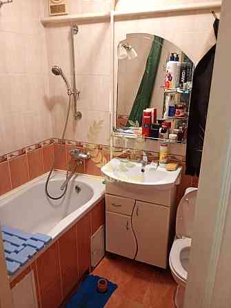 Продаж Квартира 2-кімнатна, 1/5 поверх на Воздушных сил пр-т, 74 Київ