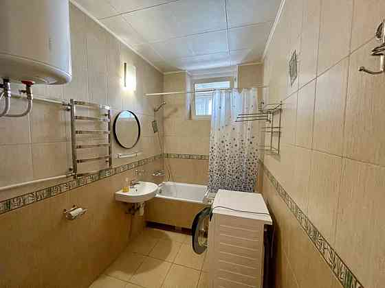 Оренда Квартира 1-кімнатна, 21/23 поверх на Олени Пчілки, 2а Kiev