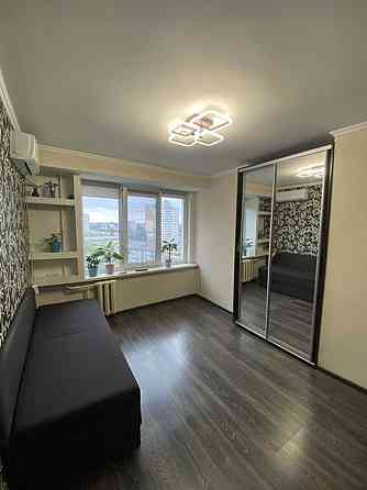 Продаж Квартира 1-кімнатна, 10/12 поверх на Миропільська, 15б Киев