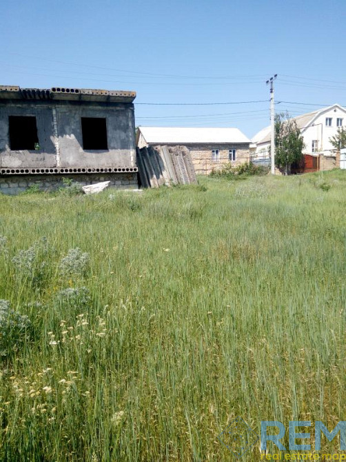 Продам в хорошем месте участок с коробкой 10х10м. в с. Нерубайское Нерубайське - фото 1