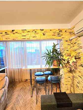 Оренда Квартира 2-кімнатна, 5/9 поверх на Березняковская ул., 8 Киев