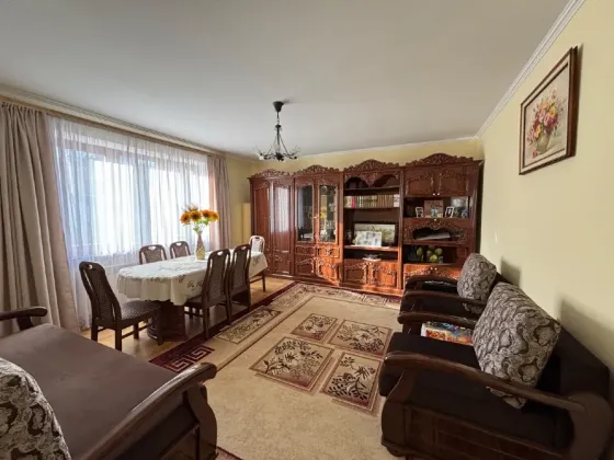 For sale 2-storey House with land 8 ares 330 sq.m 6 rooms at Яблунева 21 Ternopil'