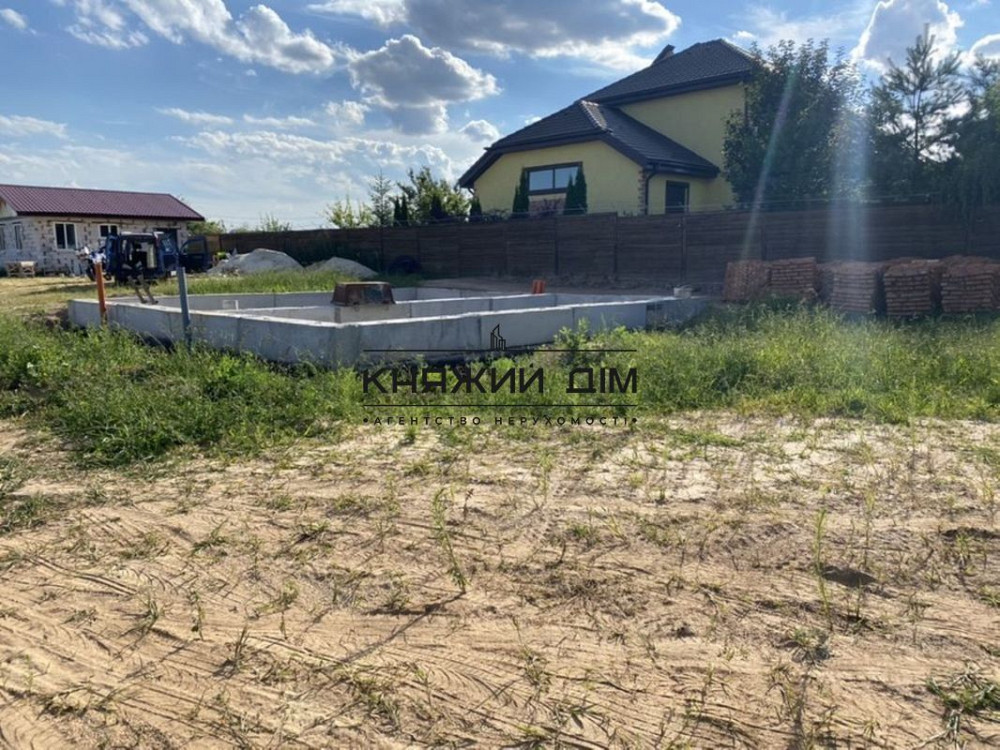 Продажа участка с построенным подвальным этажом в с. Лесное. № 229340  - фото 2