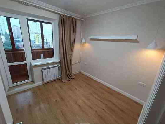 Оренда Квартира 3-кімнатна, 5/10 поверх на ул. Вишняковская Kiev