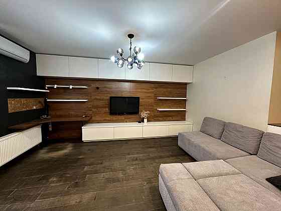 Продаж Квартира 3-кімнатна, 6/16 поверх на Регенераторна вул., д. 4, к.5 Киев