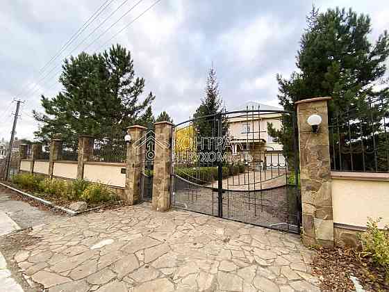 Продаж Будинок 7-кімнатний на вул. Зелена 