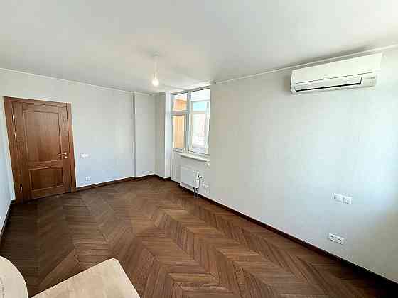 Продаж Квартира 3-кімнатна, 9/25 поверх на Бажана Николая вул., д. 8-Б Київ