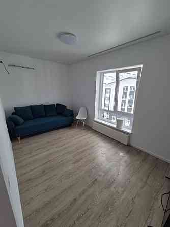 Продаж Квартира 2-кімнатна, 5/5 поверх на Теплична вул., 56 