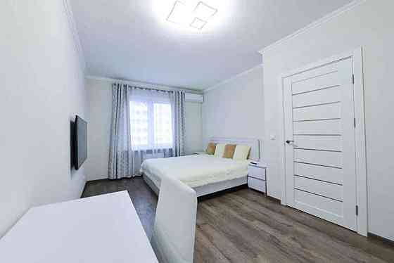 Оренда Квартира 1-кімнатна, 14/25 поверх на Ревуцького, 48 Київ