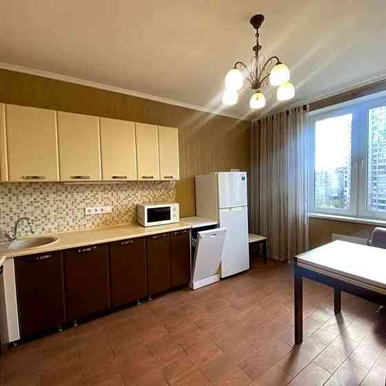 Оренда Квартира 1-кімнатна, 7/12 поверх на Полтавська, 10 Киев