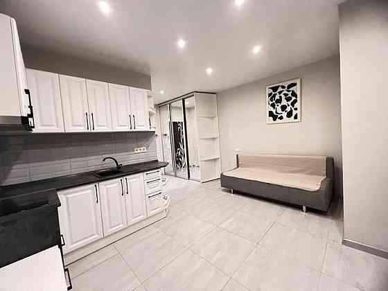 Продаж Квартира 1-кімнатна, 1/4 поверх на вул. Практична, 2 Kiev