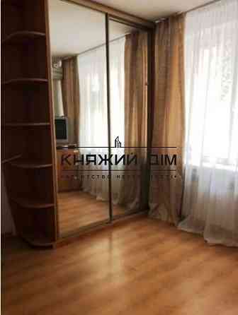 Оренда Квартира 1-кімнатна, 1/9 поверх на Бастионный пер. Kiev