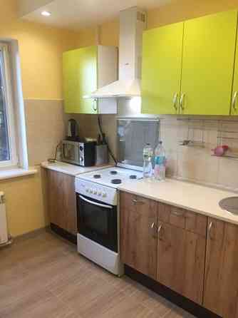 Оренда Квартира 2-кімнатна, 1/10 поверх на пр. Николая Бажана, 9а Київ