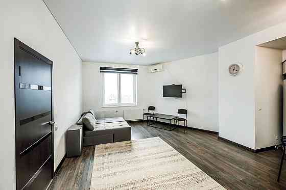 Продаж Квартира 1-кімнатна, 24/24 поверх на Глушкова Академіка вул., д. 9-Д Київ