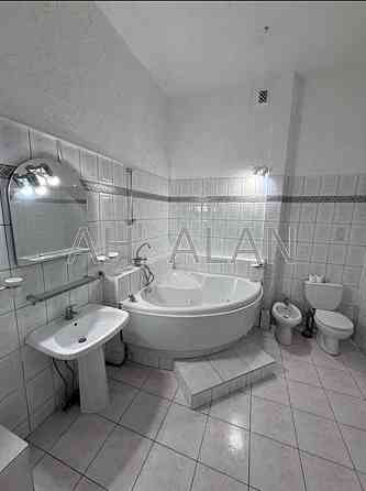 Оренда Будинок 4-кімнатний на Антоновича вул., 10А Киев