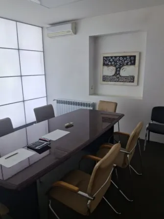 I am selling an office of 475m2, open-space and several offices. Renovation, furniture, glass partitions, 2nd floor Dnipro - photo 7
